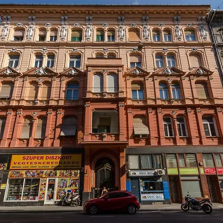 Modern, Luxury Flat In The Heart Of